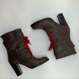 Adrienne Vittadini “Bette” Brown leather boots sz8